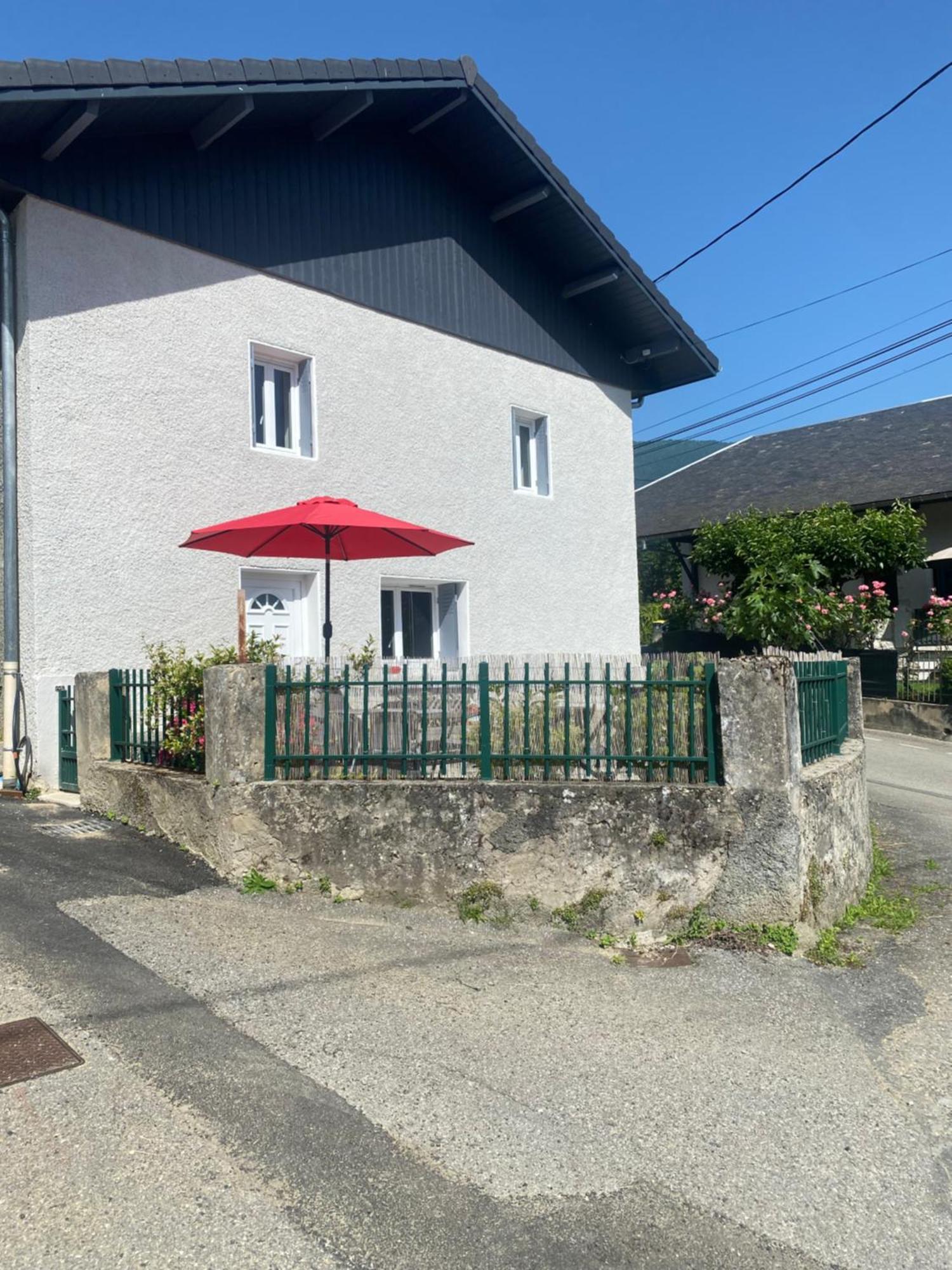 Maison De Village Entre Lac Et Montagne 拉莫特-塞沃莱克斯 外观 照片